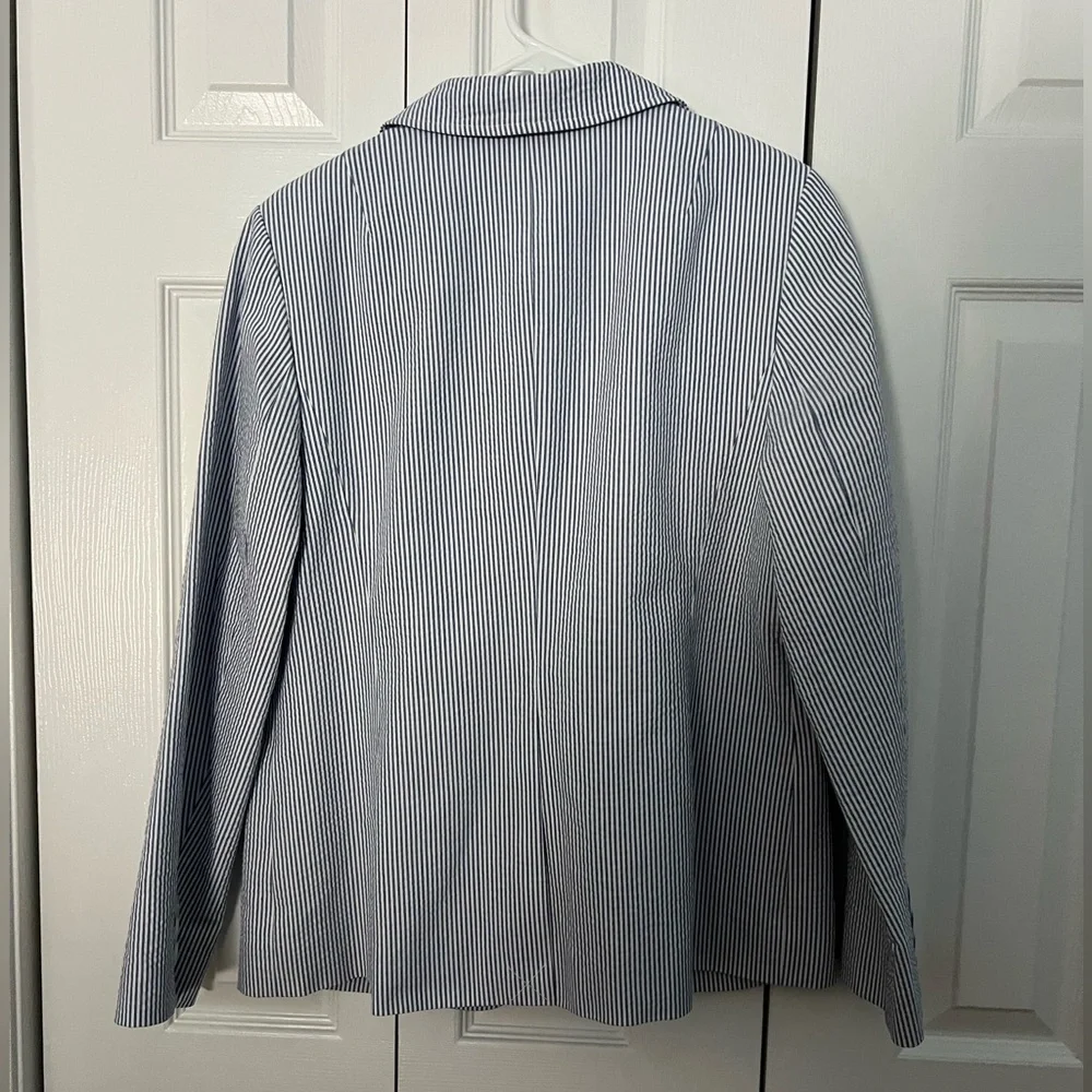 Talbots Seersucker Blazer - Picture 4 of 4